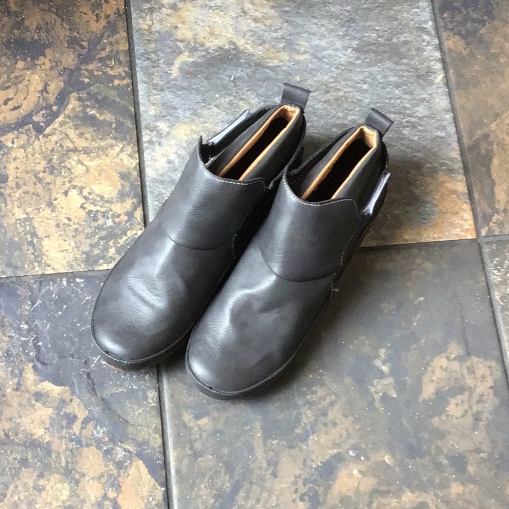 Ankle boots, black leather, size 10, runs small.